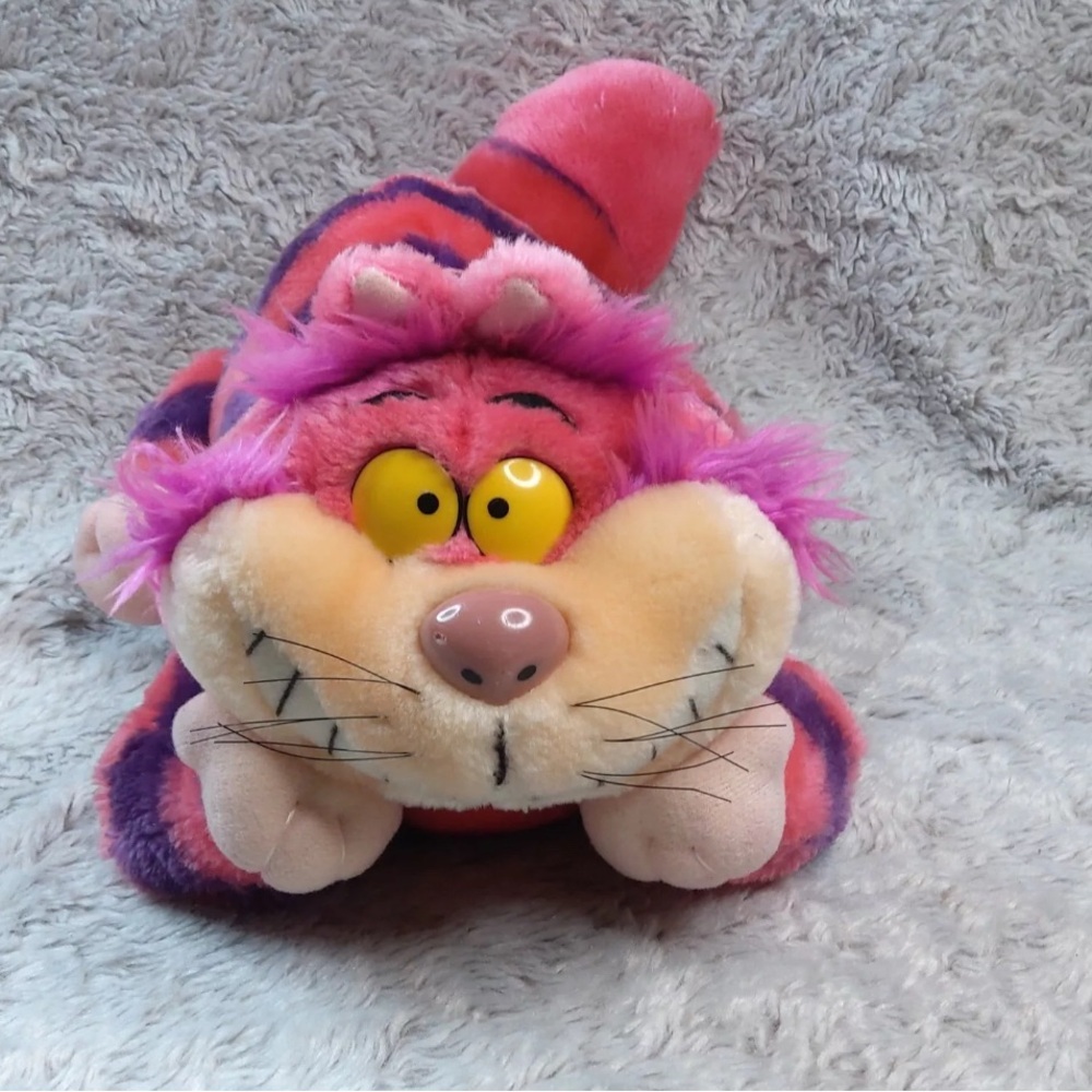 VINTAGE Authentic Disney Store Cheshire Cat Plush Alice In Wonderland 20” Stuffy